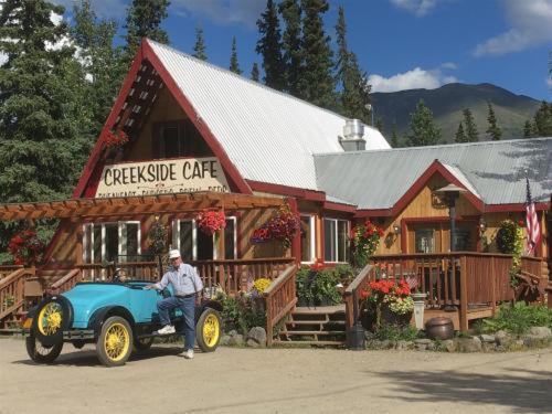 McKinley Creekside Cabins & Cafe